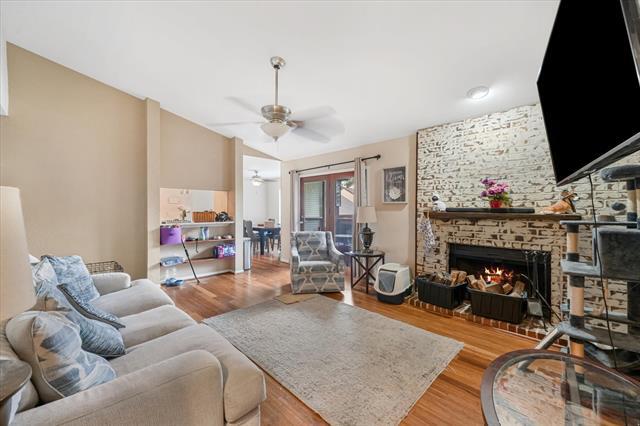 Building Photo - 1301 Memory Ln