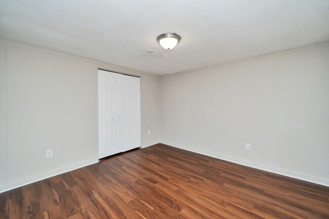 Building Photo - ? Adorable Bungalow Home in Highly Desirab...