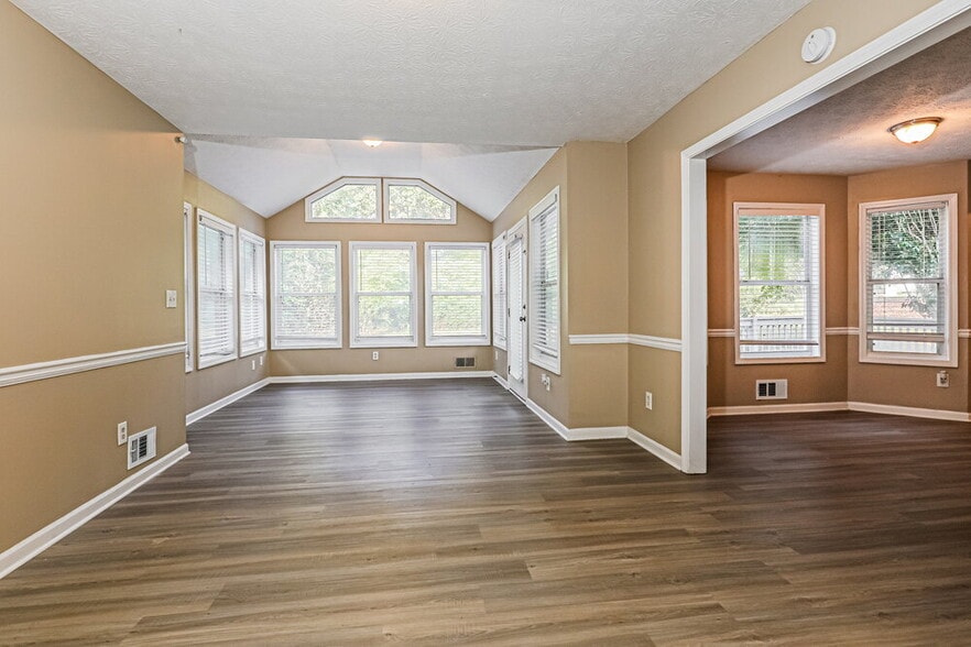 Building Photo - 234 Benton Fields