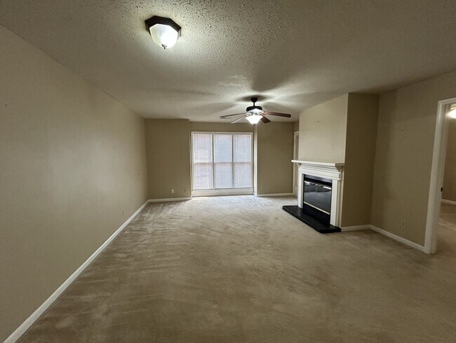 Primary Photo - 4969-4967 7 Pine Cir