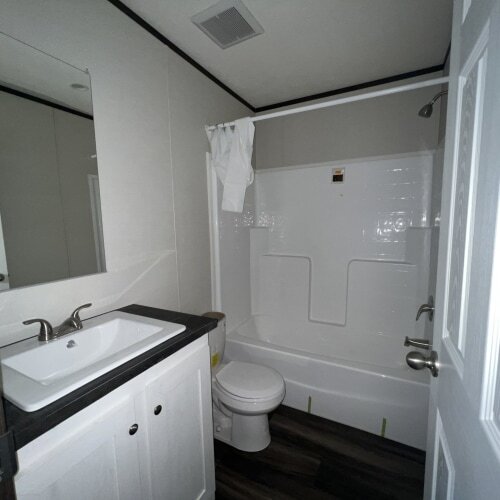 Building Photo - 213 Eagle Dr