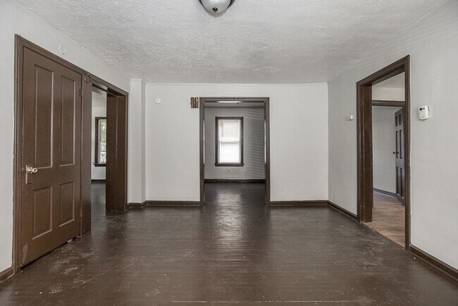 Building Photo - 9005 Union