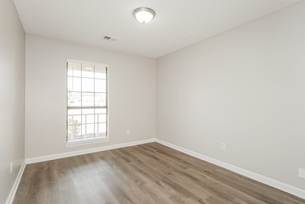 Building Photo - 10873 E Ridge Dr