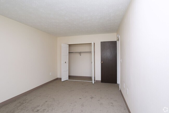 Building Photo - 700 Lee Dr