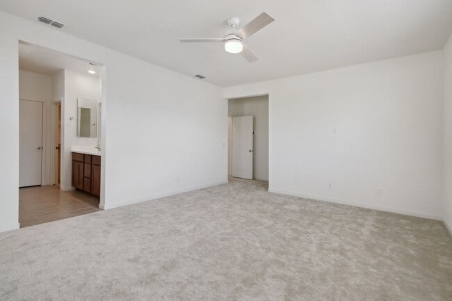 Building Photo - 21283 E Swan Dr