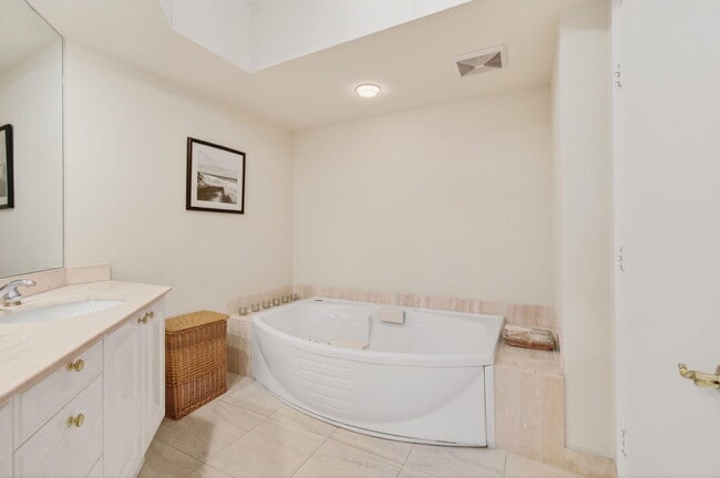 Building Photo - 3700 S Ocean Blvd