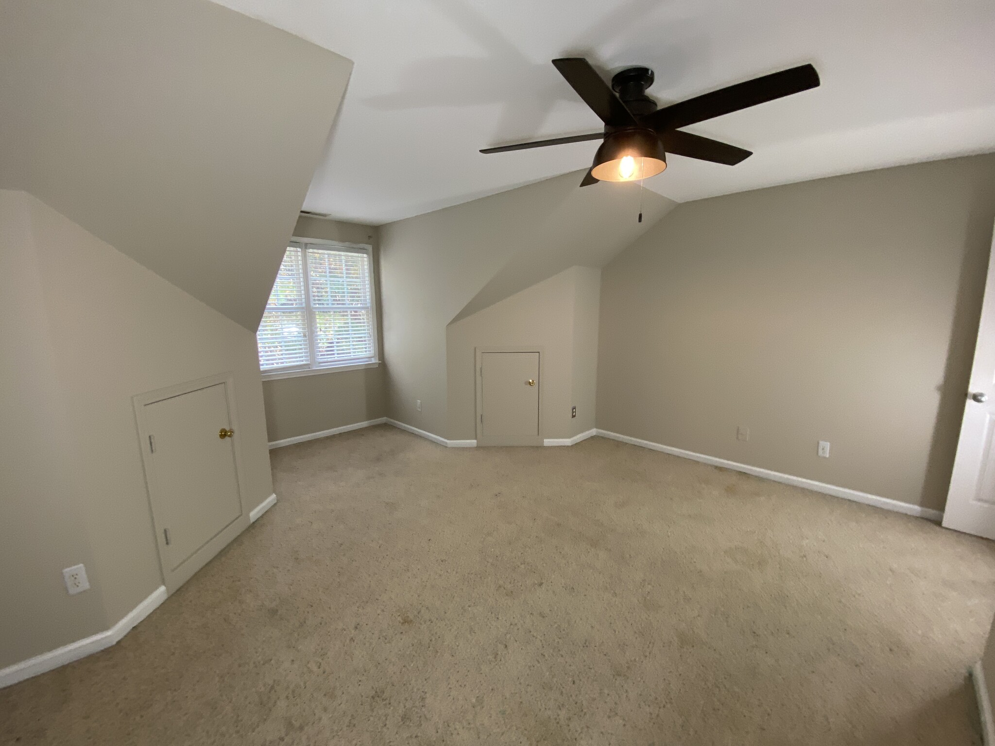 Building Photo - 6002 River Estates Dr