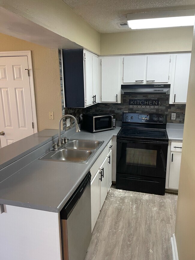 Building Photo - 2470 Nugget Ln