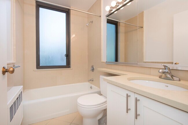 Building Photo - 211 W 56th St