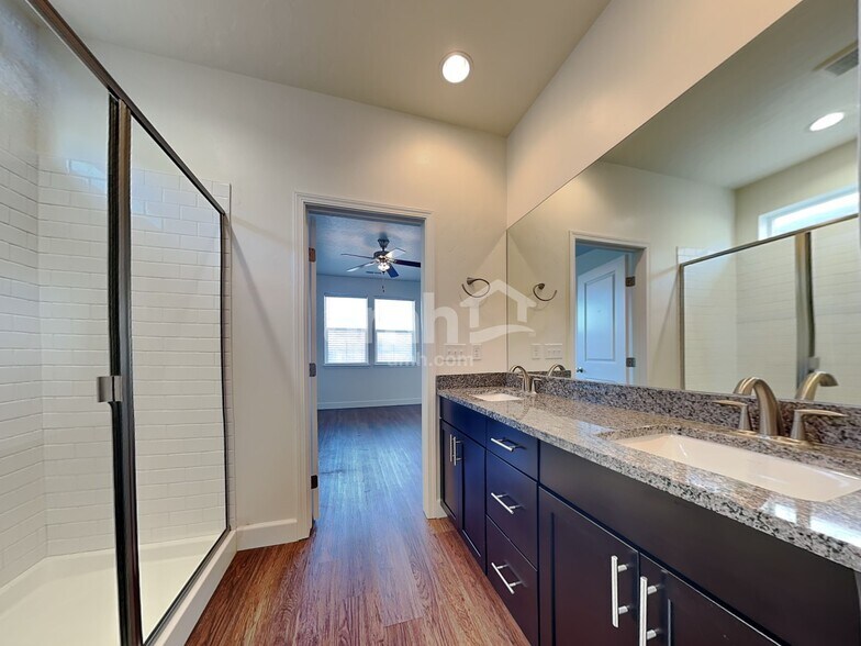 Building Photo - 378 E Sicily Dr