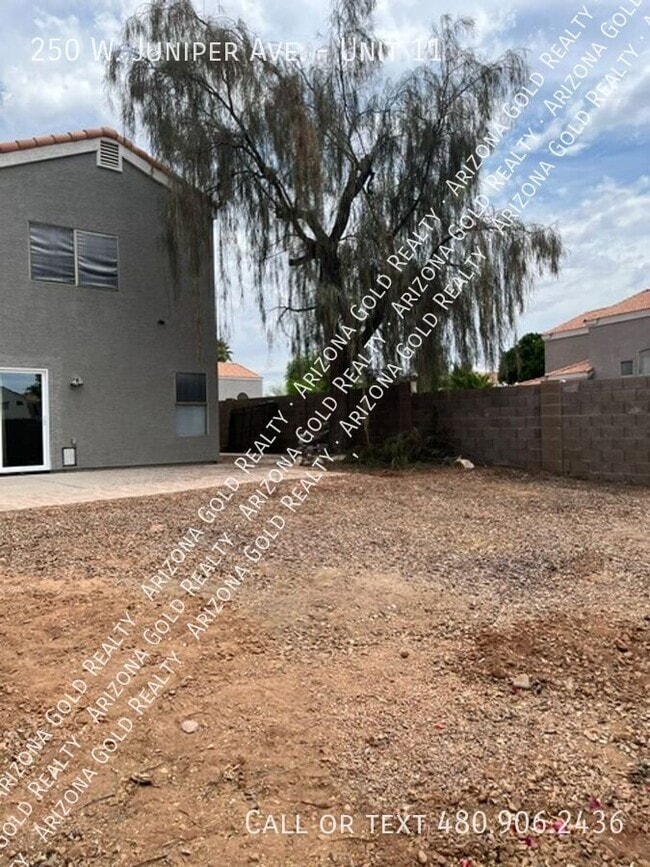 Building Photo - 250 W Juniper Ave