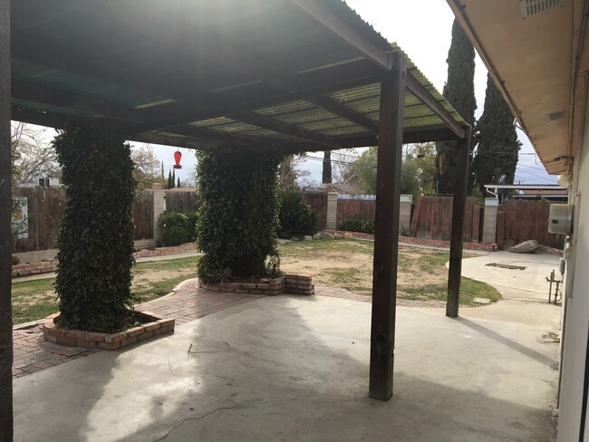 Building Photo - House