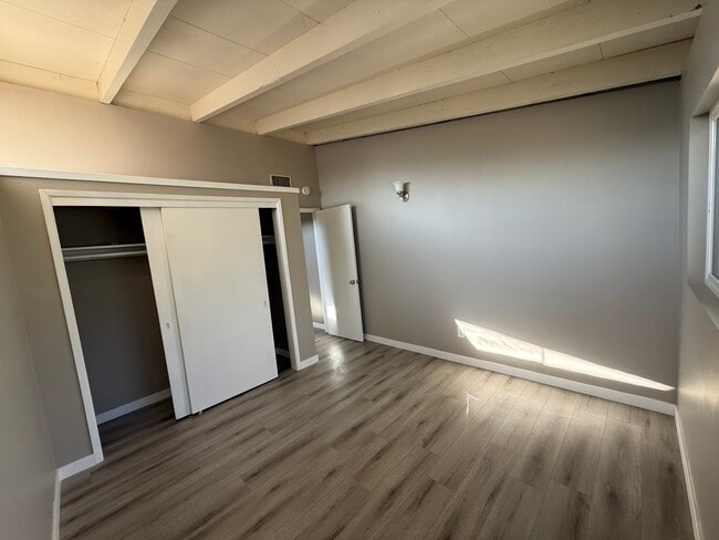 Building Photo - 4250 Kansas Ave