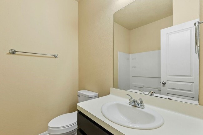 Building Photo - 7014 Hazelnut Ln