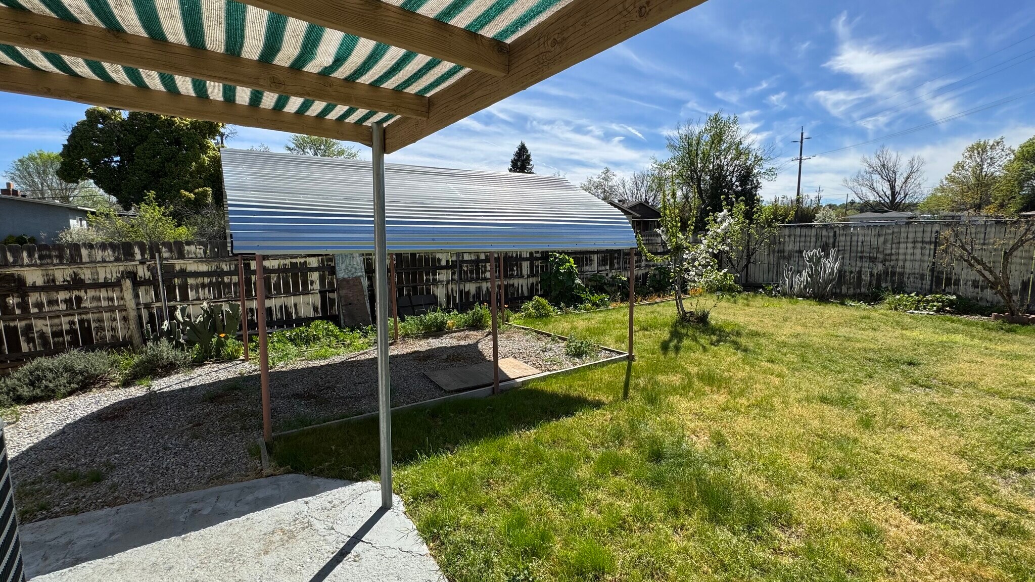 Building Photo - 1805 Pinon Ave