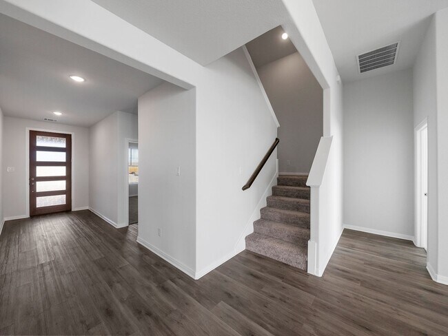 Building Photo - Almost New, Modern Look 4 Bed 3 Bath House in Van Alstyne Available Now!