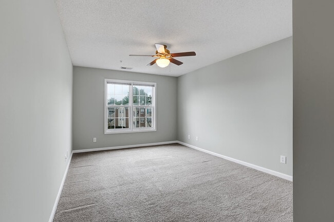 Building Photo - Cape Cottages Modern top floor unit with s...