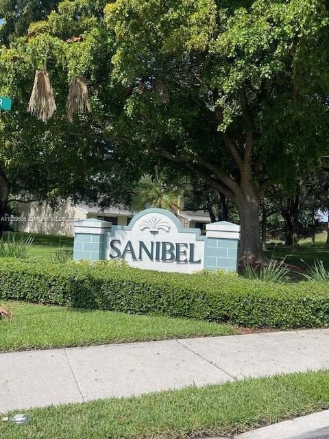 Building Photo - 7872 Sanibel Dr