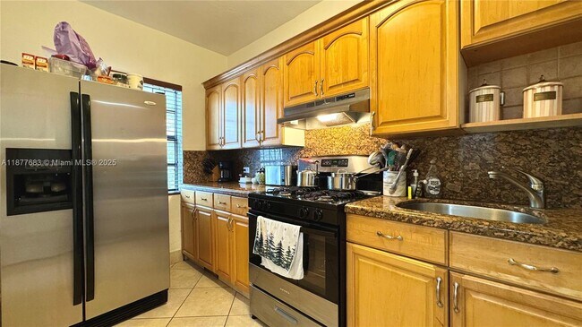 Building Photo - 2243 Calais Dr