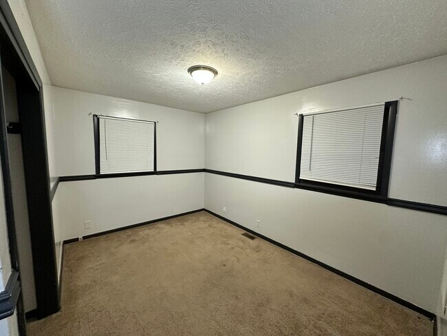 Building Photo - 1217 E 9th Ave