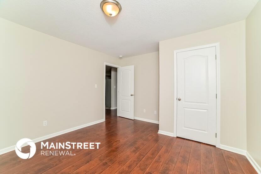 Building Photo - 5217 Oakhill Dr
