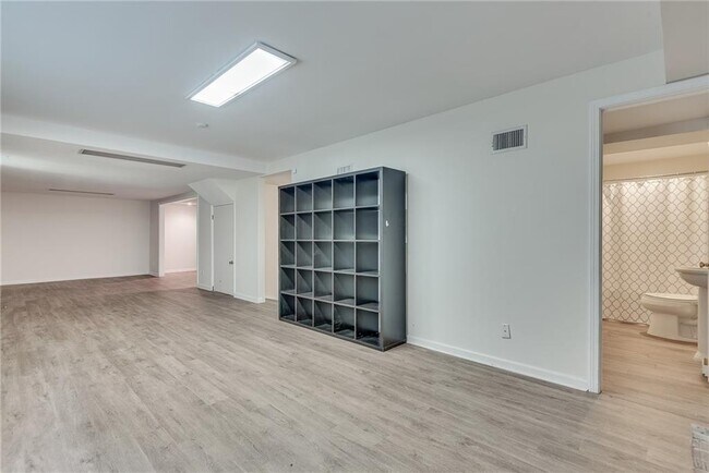 Building Photo - 5699 Bend Creek Rd