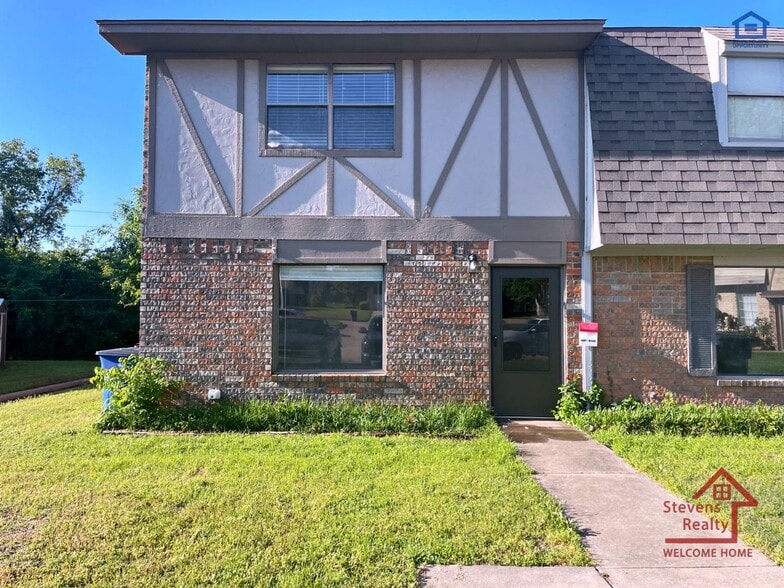 Building Photo - 2614 Martin Ln