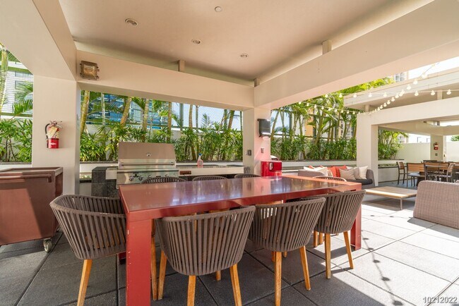 Building Photo - Waihonua 2br 2ba 2pkg (tandem) w/Storage, High Floor, Amenities (Honolulu)