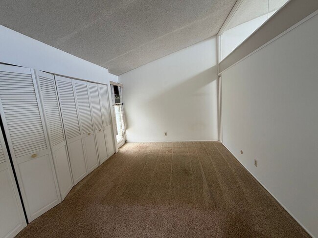Building Photo - 95-341-341 Mahapili Ct