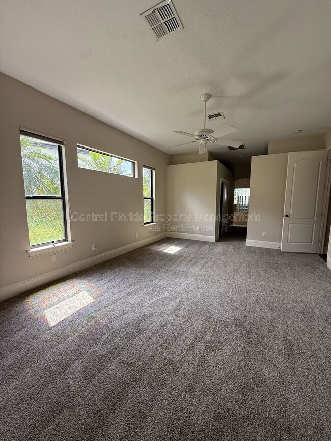 Building Photo - 708 Palenci Ct