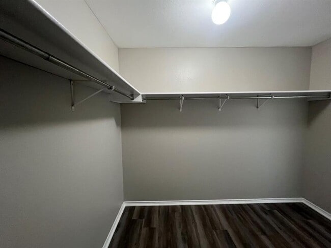 Building Photo - 13120 Dearbonne Dr