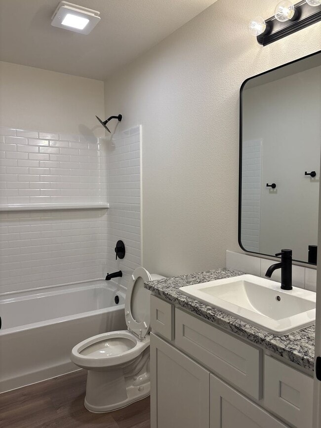 Building Photo - Space, Space and more Space! This ones for you!