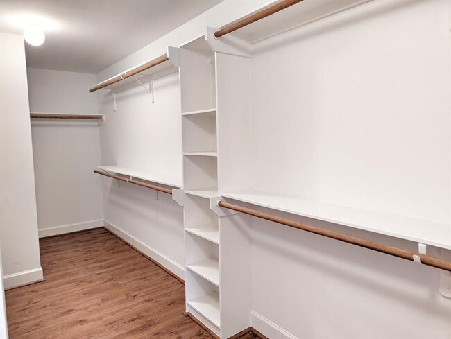 Building Photo - 3730 Main Poplar Dr