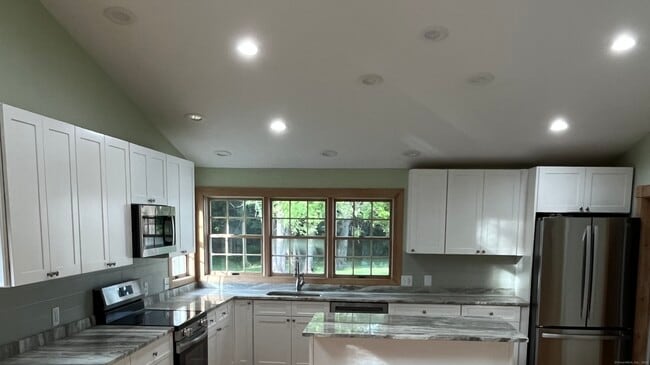 Building Photo - 97 Lords Ln