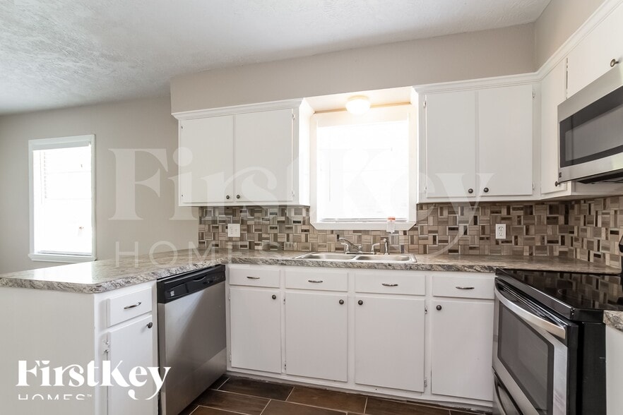 Building Photo - 2505 Texas Ave