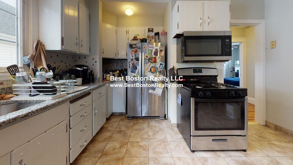 Building Photo - 38 Sterling St