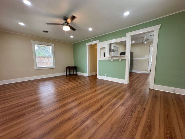 Building Photo - 210 Las Flores Ave