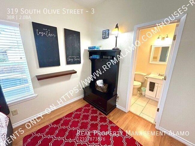 Building Photo - AVAILABLE NOW! FULLY FURNISHED 3 Bedroom /...