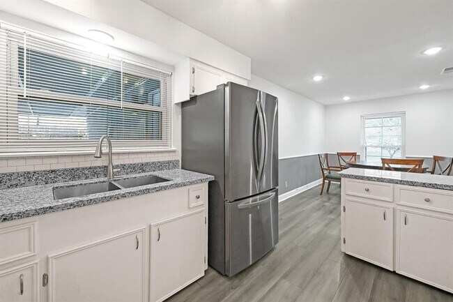 Building Photo - 5201 Verdome Ln