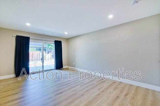 Building Photo - 86 Dalma Dr