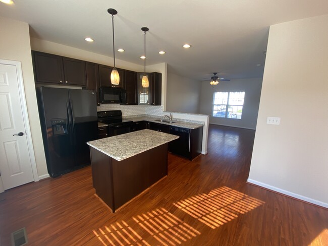 Kitchen - 10214 Osage Dr