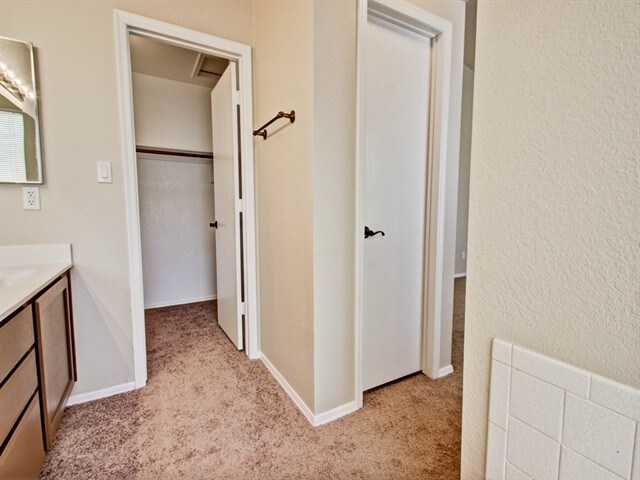 Building Photo - 6302 W Puget Ave