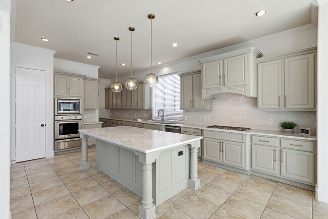 Building Photo - 25707 Pierrmont Ct