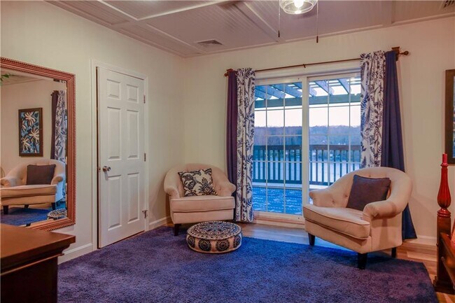 Building Photo - 46 W Shore Dr