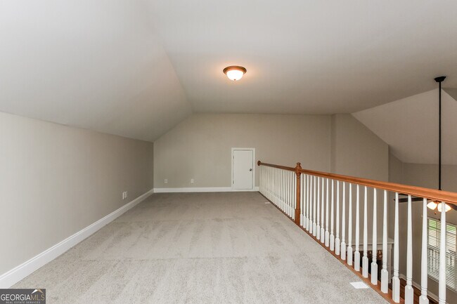 Building Photo - 136 Lawrence Dr