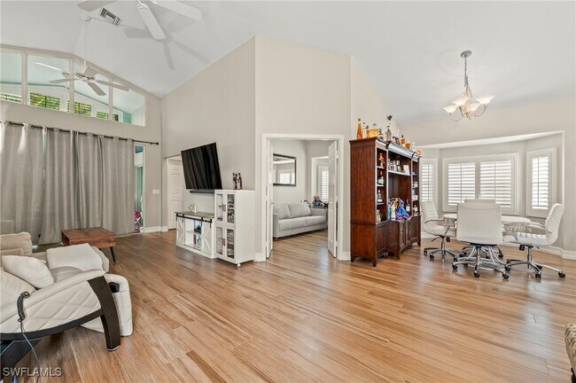 Building Photo - 391 Pindo Palm Dr