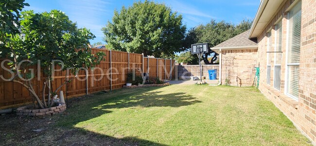 Building Photo - 1304 Hillcrest Dr