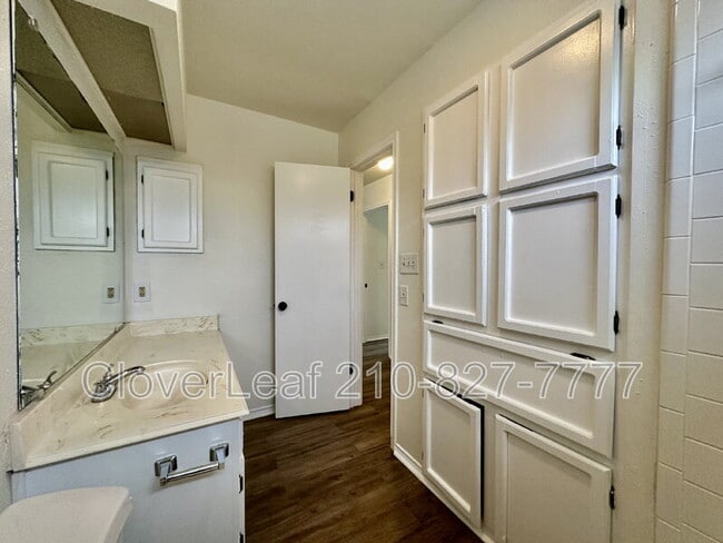 Building Photo - 10567 Starcrest Dr