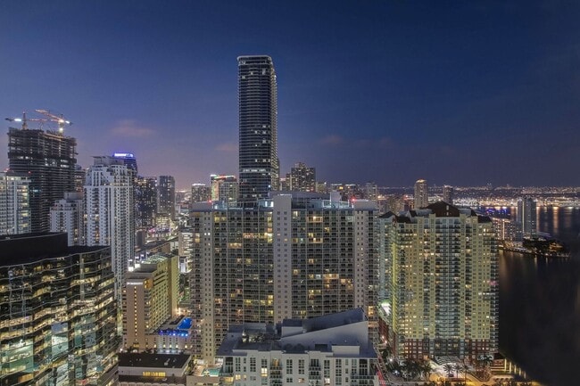 Building Photo - Brickell Bay Club