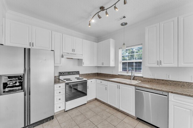 Building Photo - 21 Glencove Ct